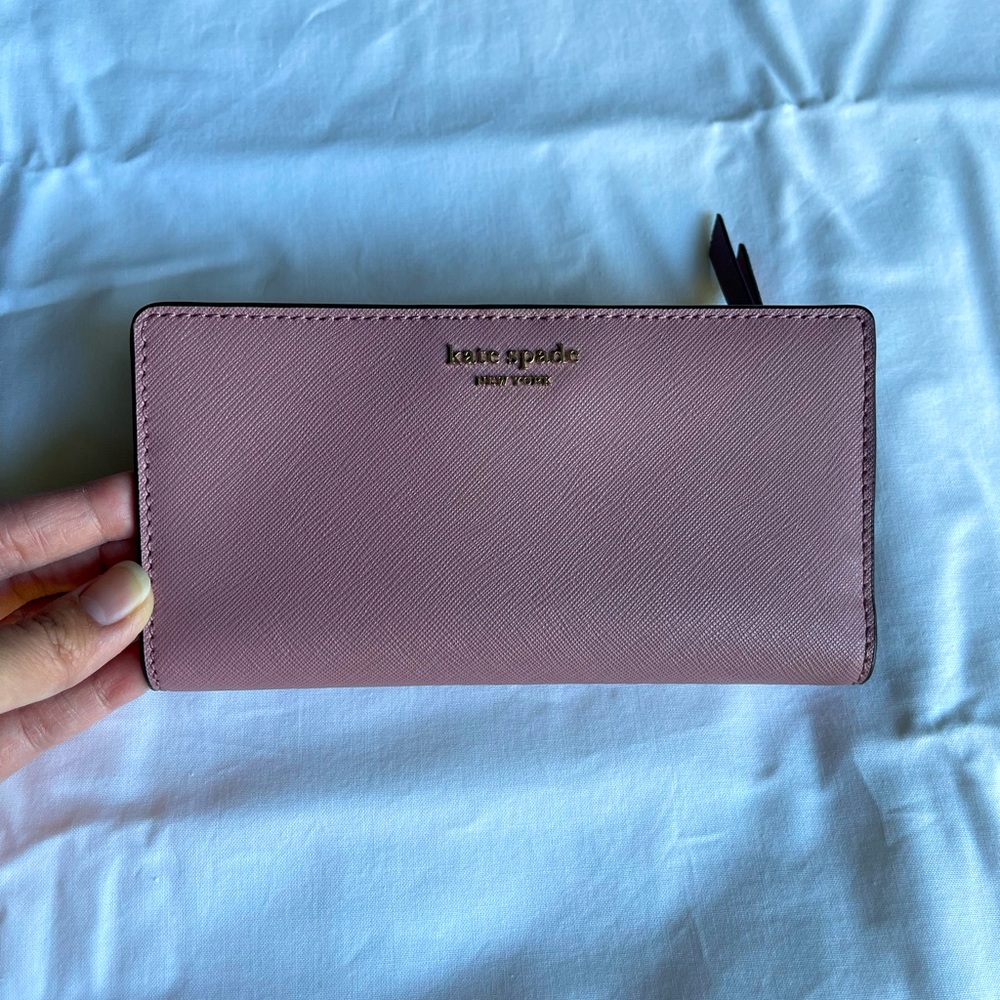 EUC Kate Spade Bifold wallet saffiano leather